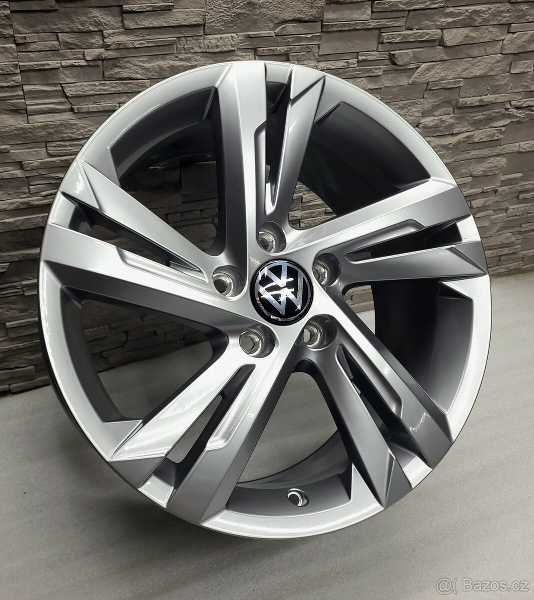 17" Originál VW Valencia 5x112 Golf 8 R-line