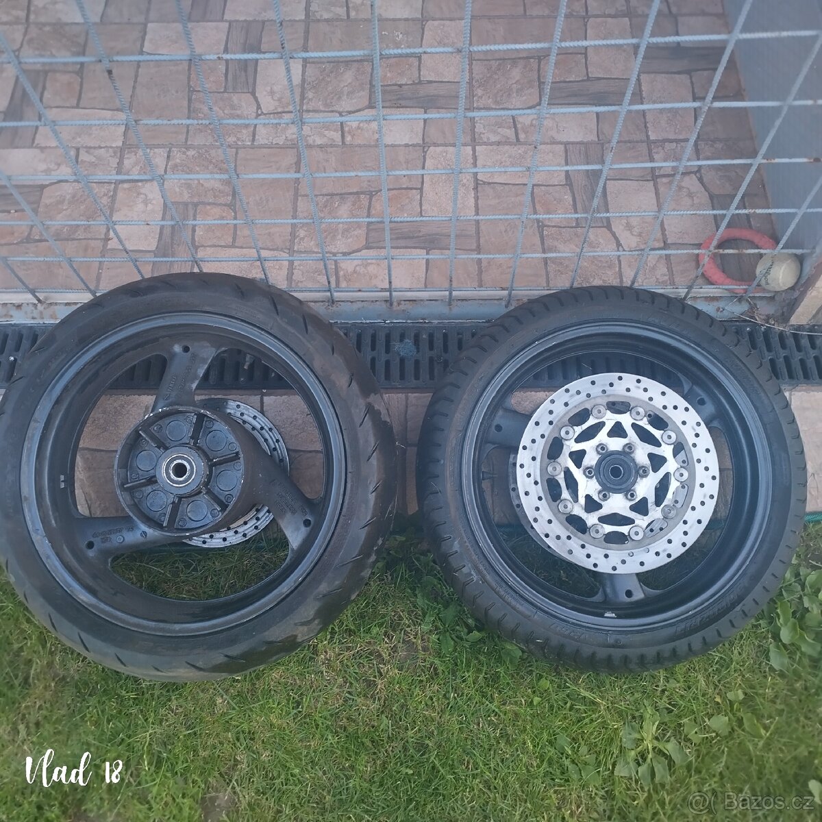 Yamaha kola přední+zadní 17" včetně kotoučů