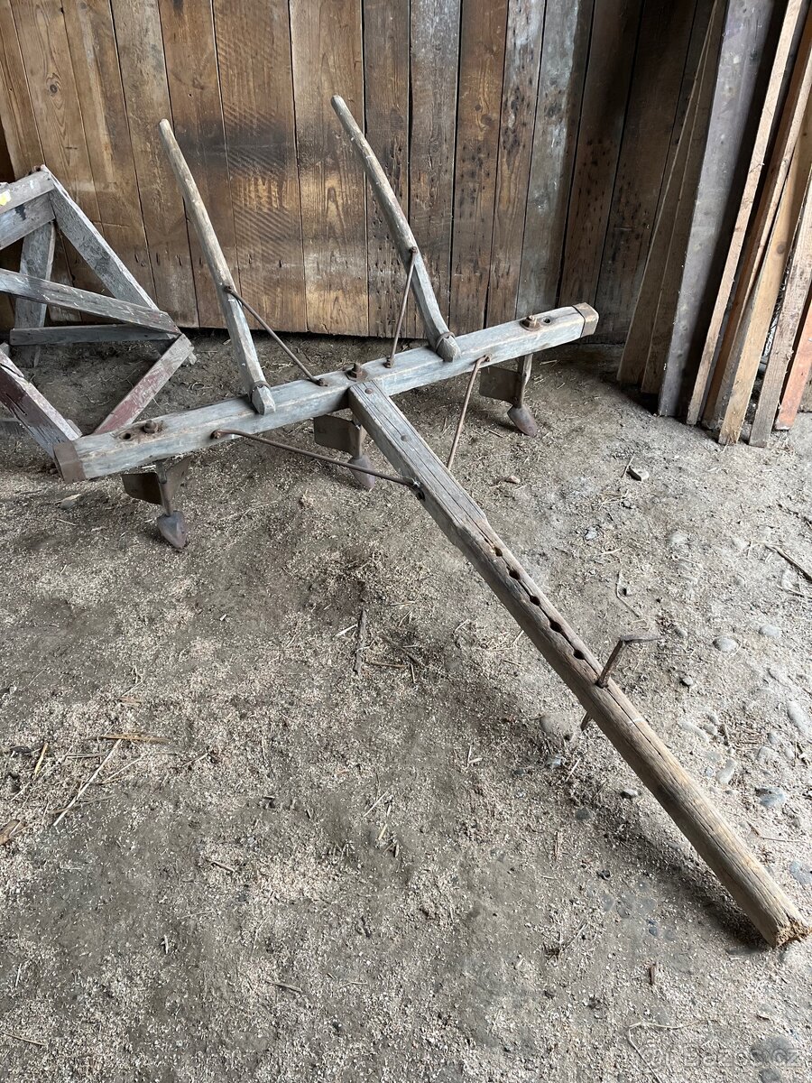 Koňský řádkovač do brambor