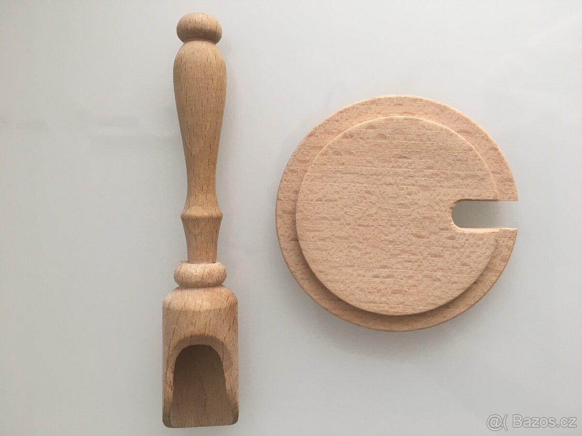 Dřevěná lžička a víčko na sklenici