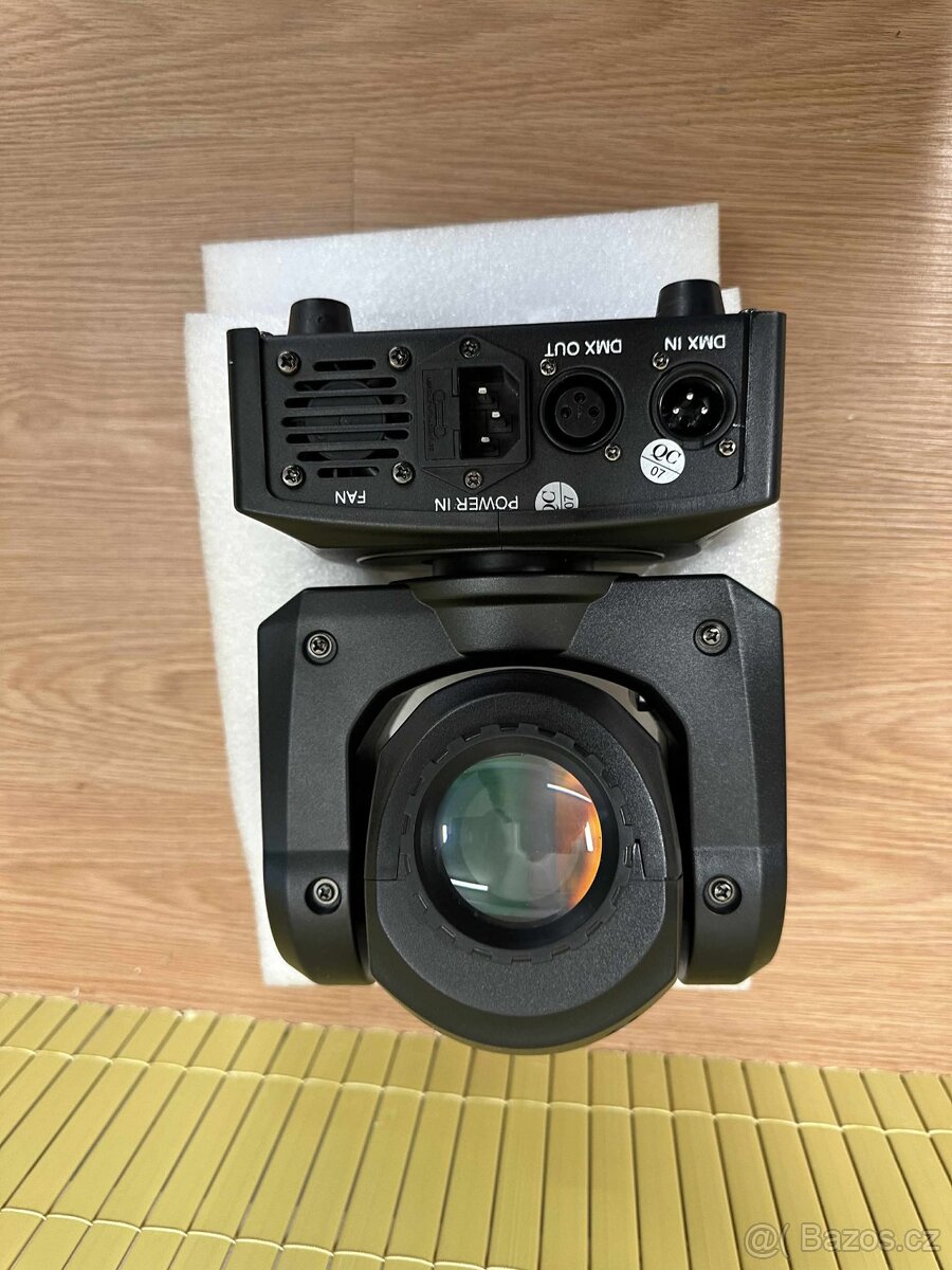 i LED Moving Head – otočná světelná hlava DMX