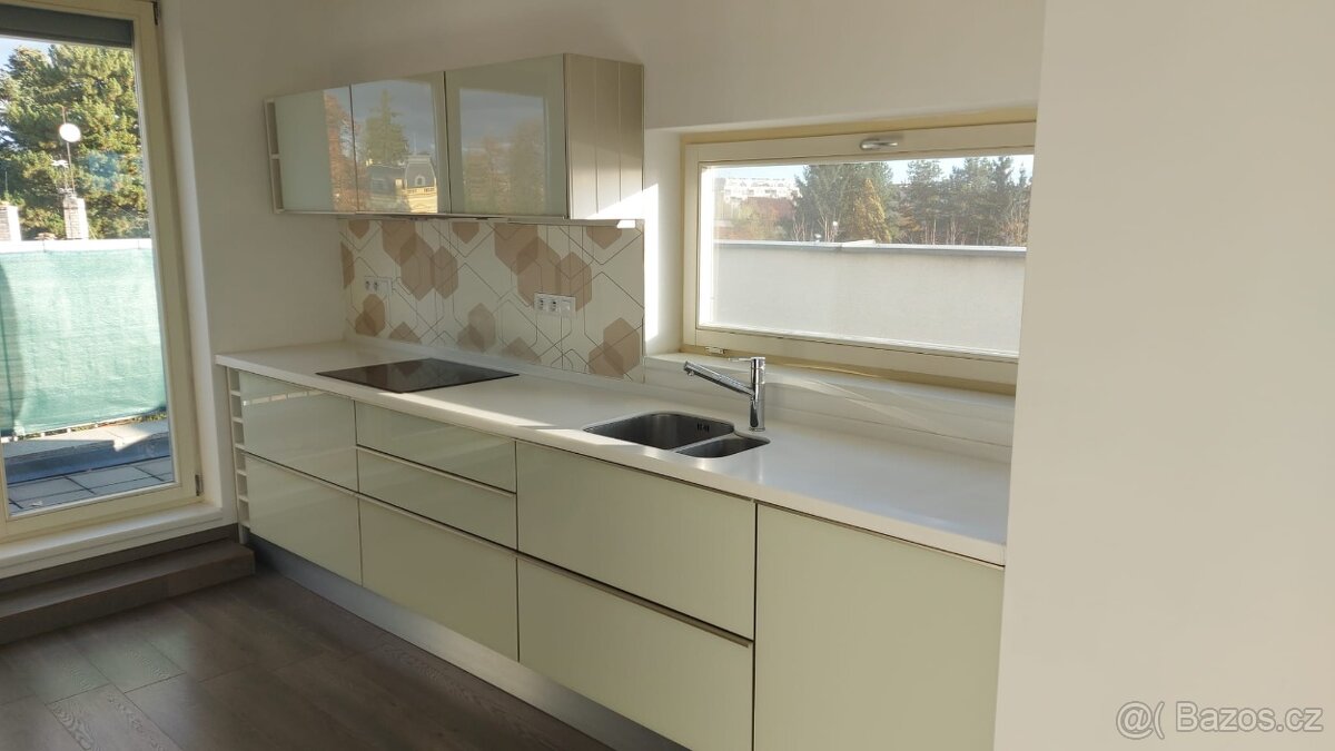 Prodám kuchyňskou linku se spotřebiči