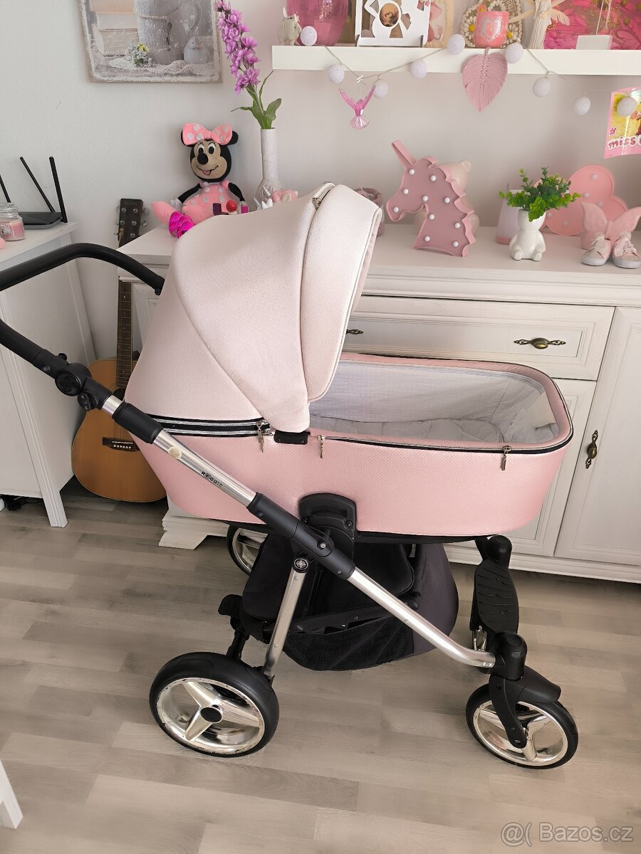 Kočárek Adamex Reggio special edition 2020