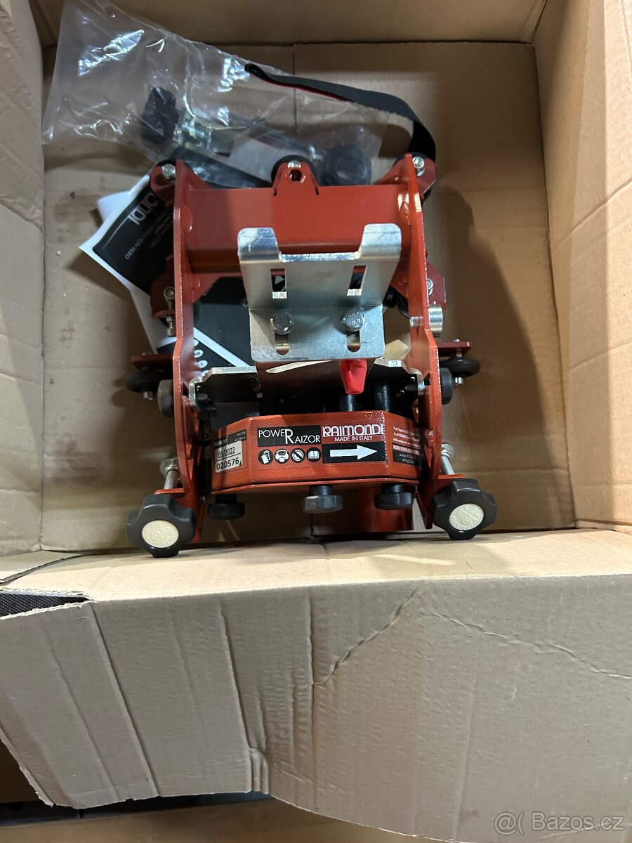 Řezačka na velkofomátovè obklady