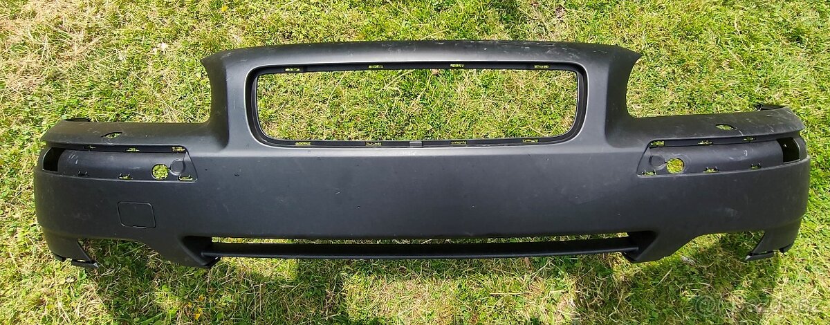 Přední nárazník Volvo