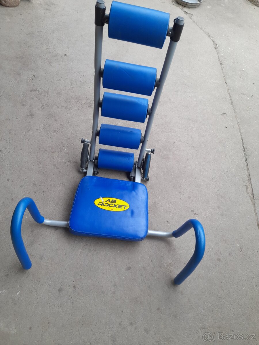 Posilovač břišních svalů