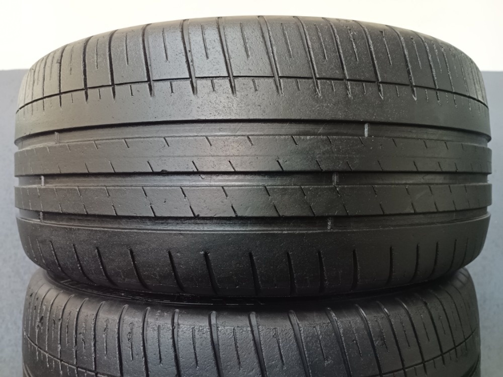 235/35 R19 MICHELIN (2815)