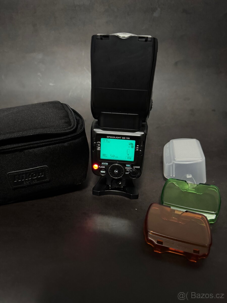Nikon SB-700 Blesk
