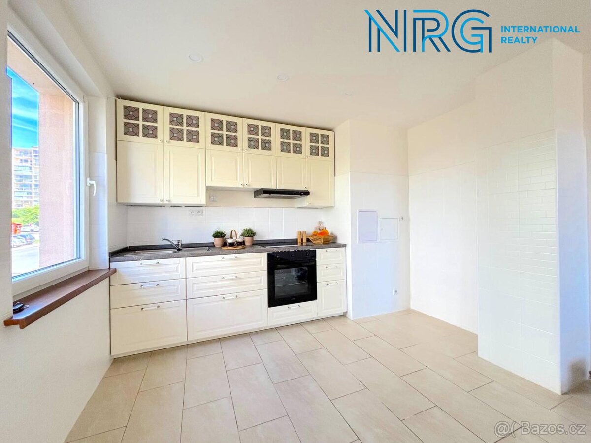 Pronájem bytu po rekonstrukci, 3 + kk, 73 m², Praha 8 - Troj