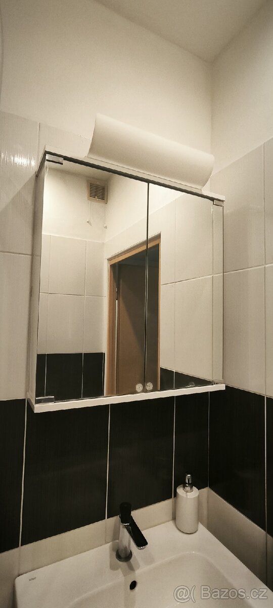Koupelnová skříňka