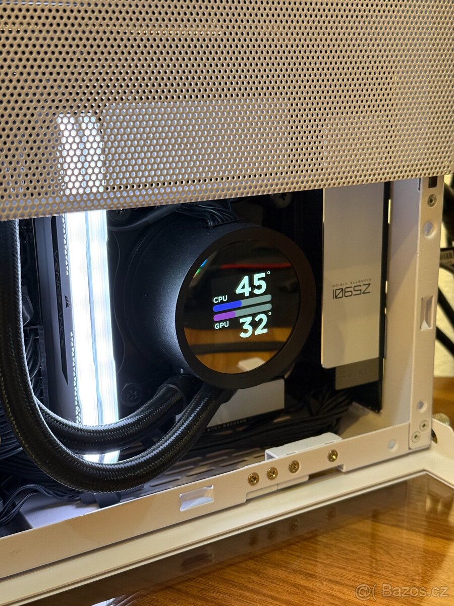 i9 11900k, RTX 2080 Ti, 32GB DDR4, 1TB M2