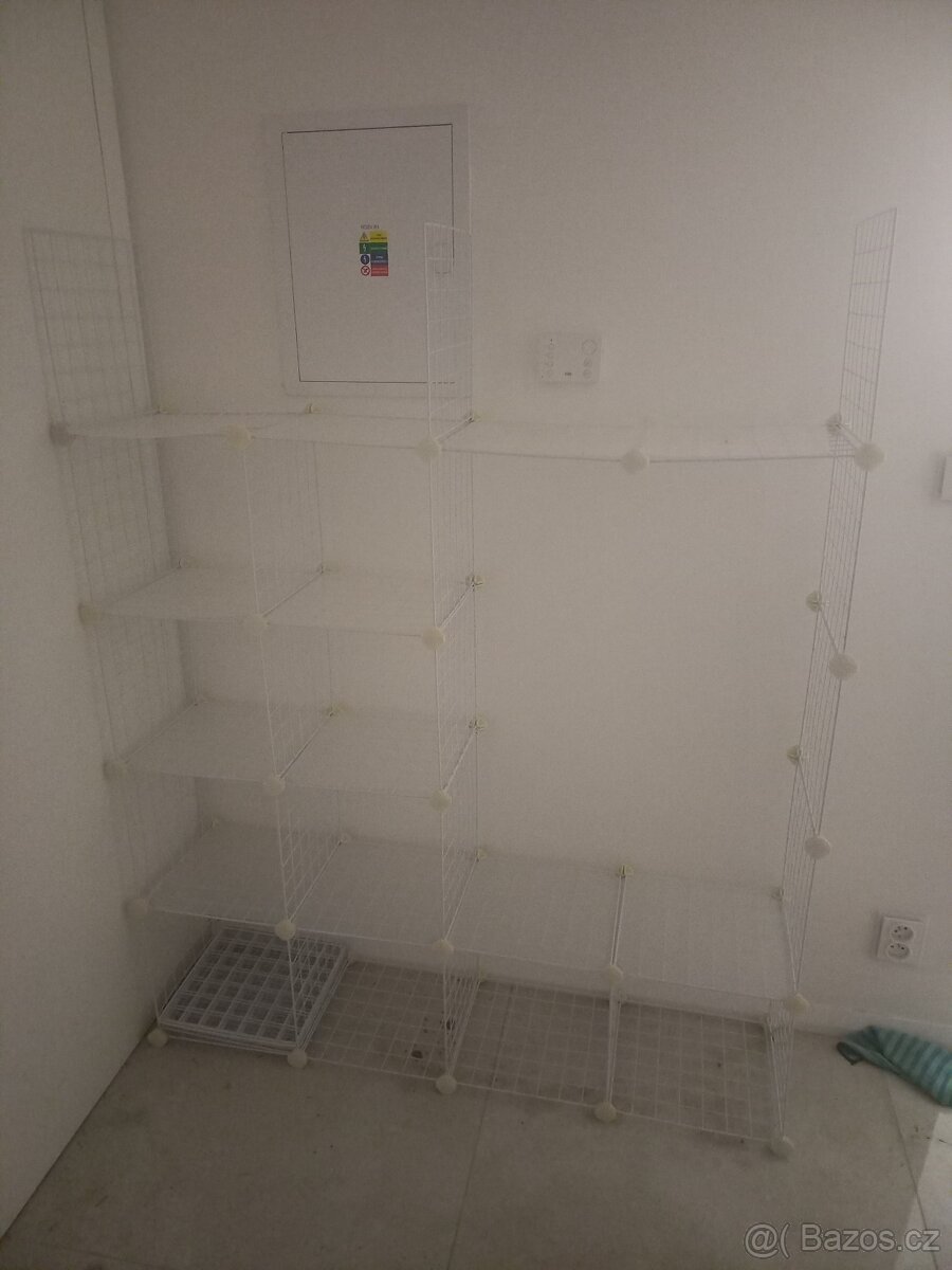 Skládací skříň