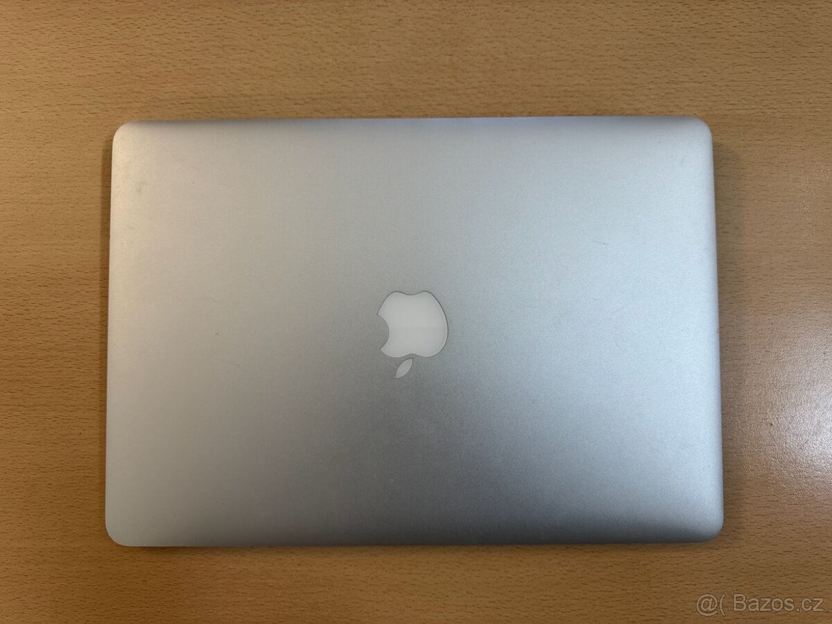 MacBook Air 13″ (Early 2015) - 8 GB / 256 GB