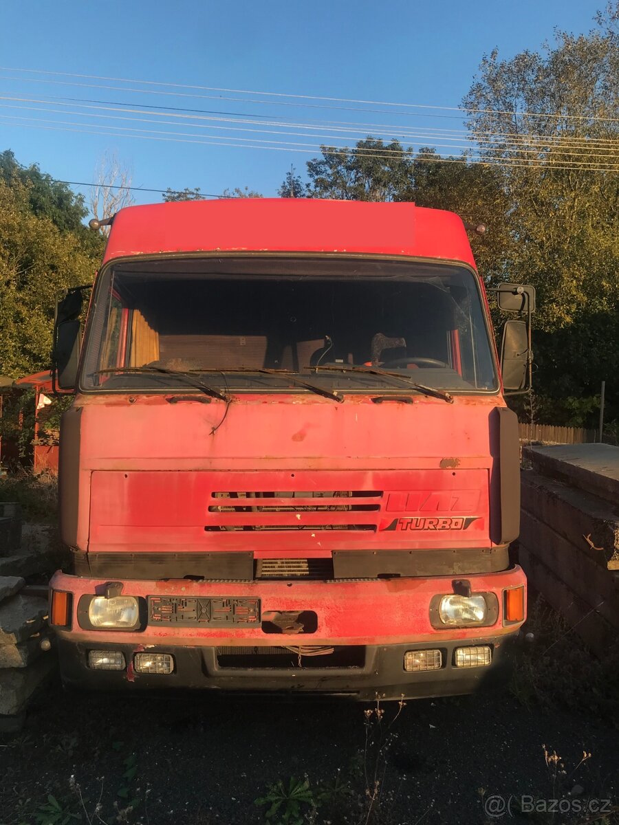 Tahač LIAZ 18.33