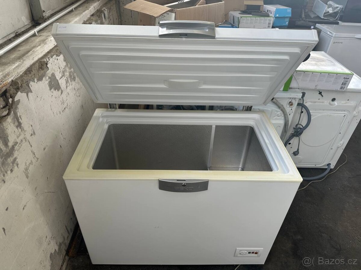 Mrazák Beko HSA24520