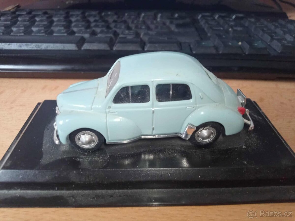 Renault 4CV 1947 Renault Collection Norev / 1:43 .