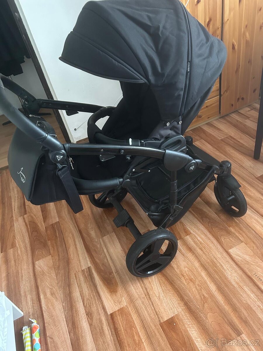 Prodám kočárek od značky Junama.
