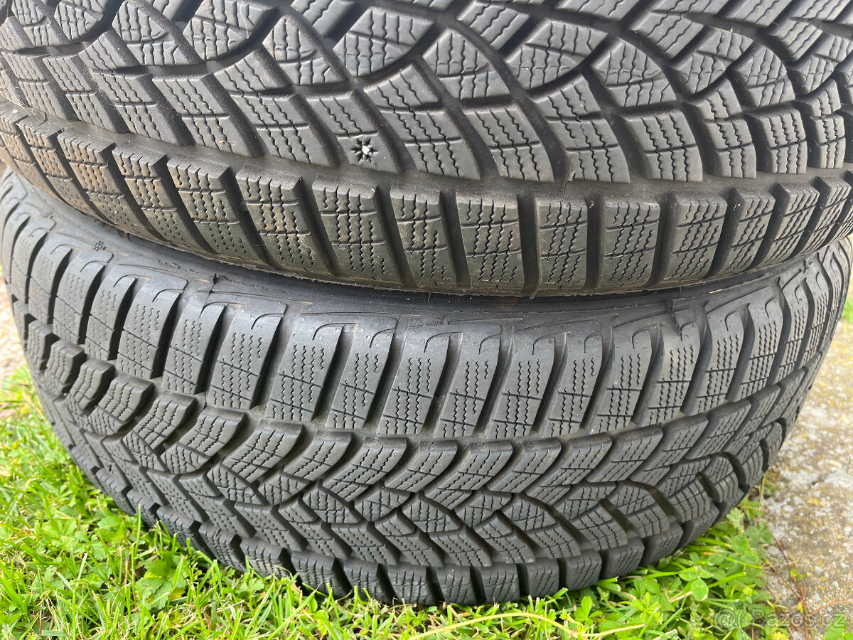 Zimni pneu Good Year Ultra Grip Performance 2ks 215-45 r20