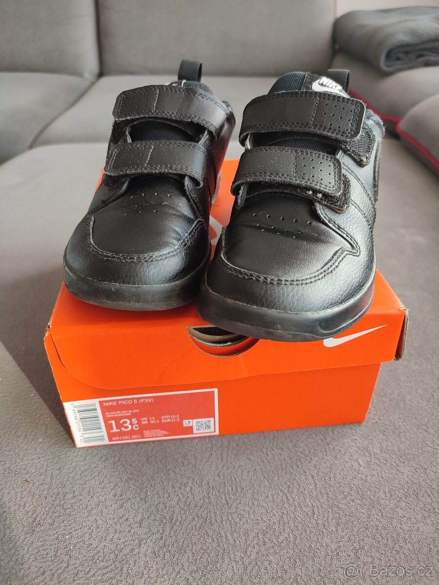 NIKE PICO 5 vel. 31,5