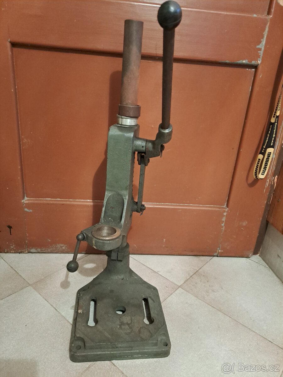 Stojan na vrtačku