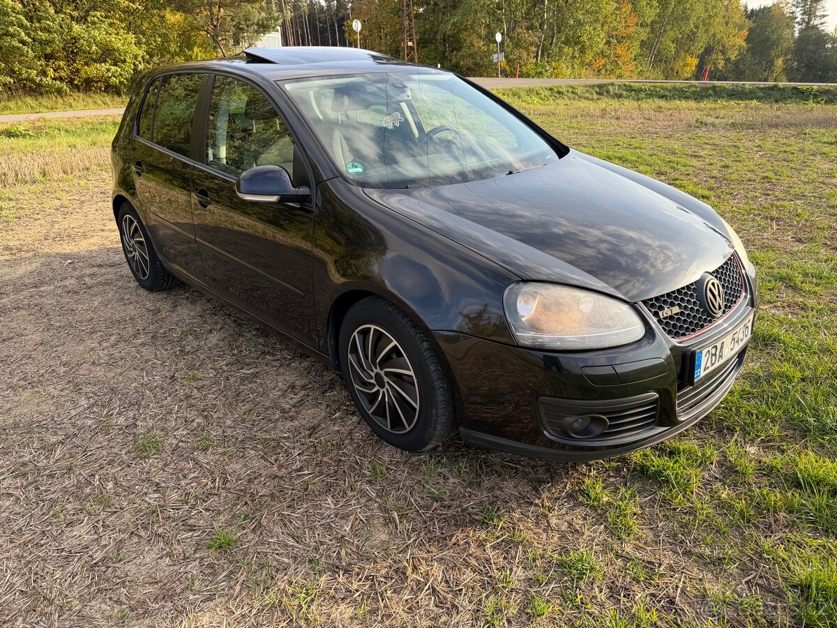 VW Golf 5 1.6 Gt line 2007 5dveř vyhř sed.