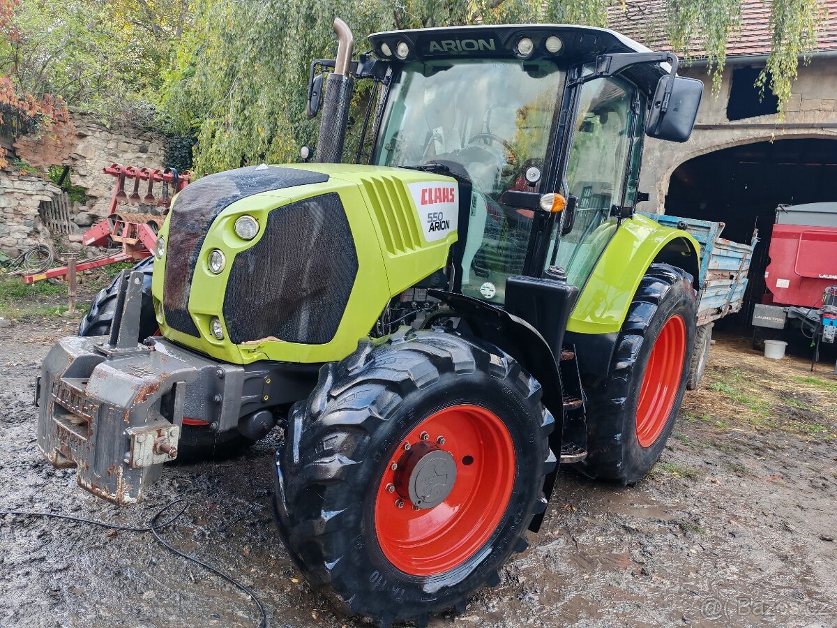 Traktor Claas Arion 550