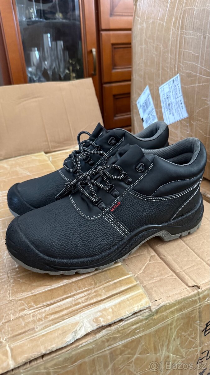 Pracovní obuv S3 43 a 44
