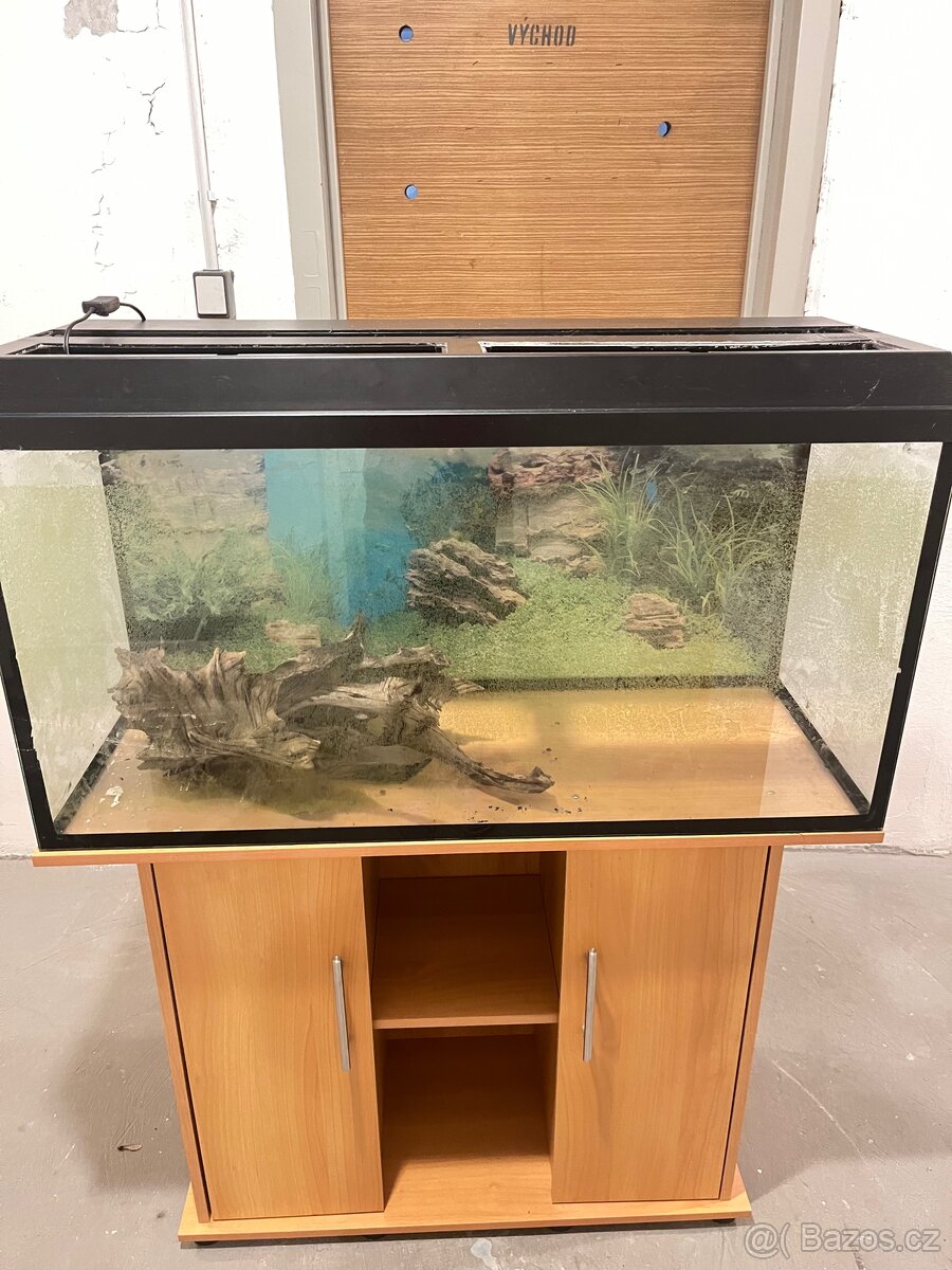 Prodám akvárium 220 l