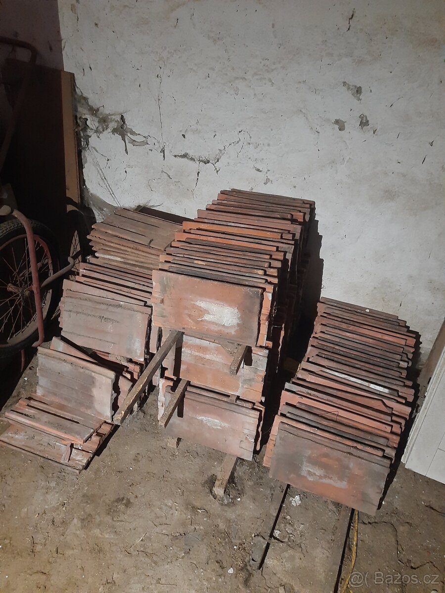 Střešní tašky "liniovky"