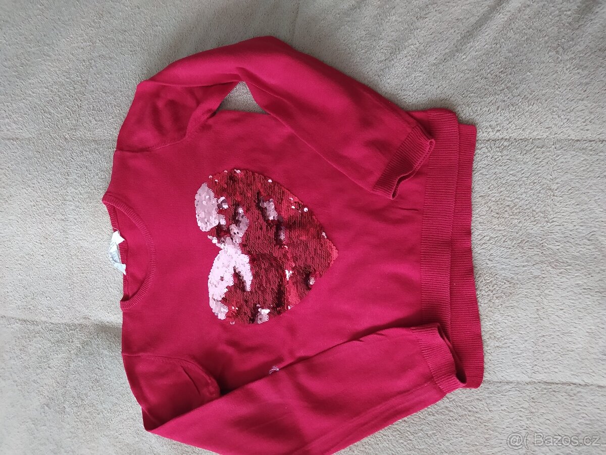 Dívčí svetr s flitry