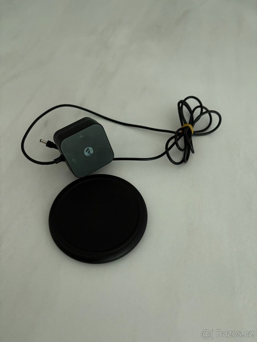 Bezdrátová nabíjecí základna Mophie Qi pro chytré telefony s