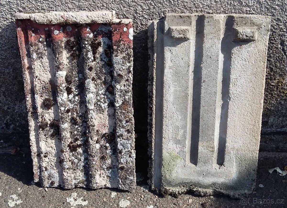 Betonové střešní tašky cca 200-250 ks