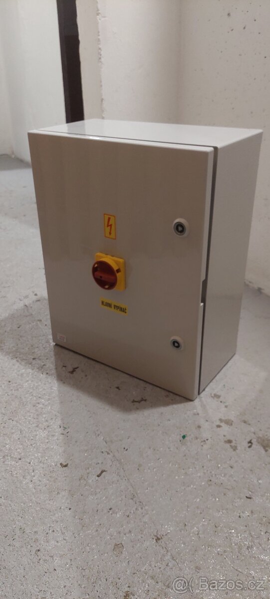 Rozvaděč prázdný