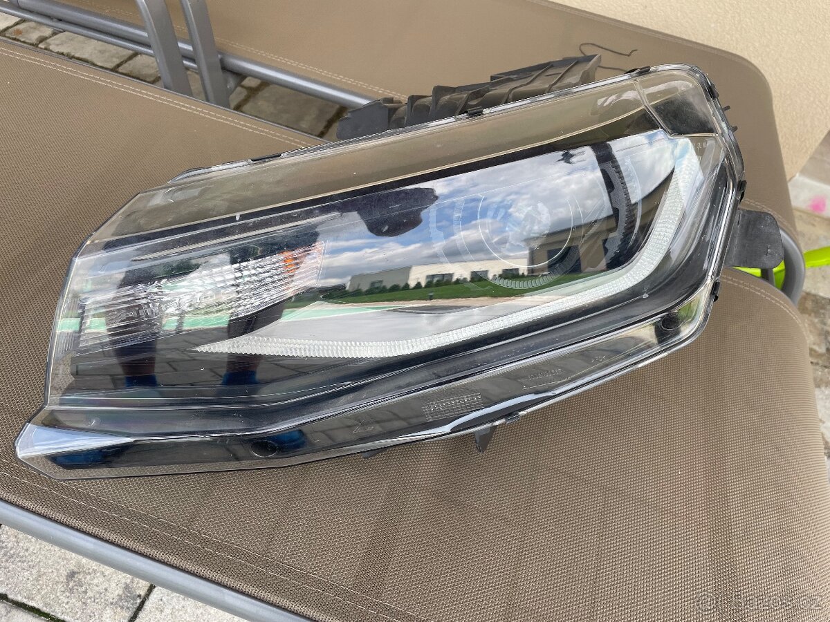 Přední světlo Chevrolet Camaro