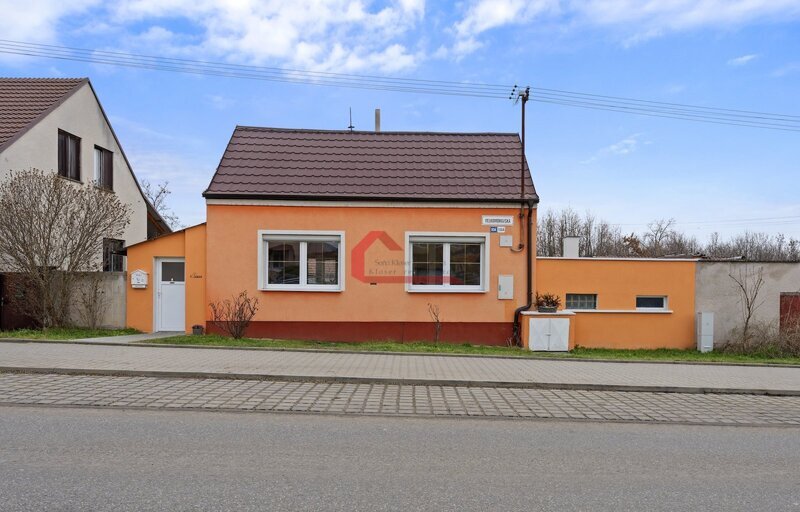 Prodej, RD 2+1 Lužice u Hodonína,dvůr, 2 sklepy, možnost zří