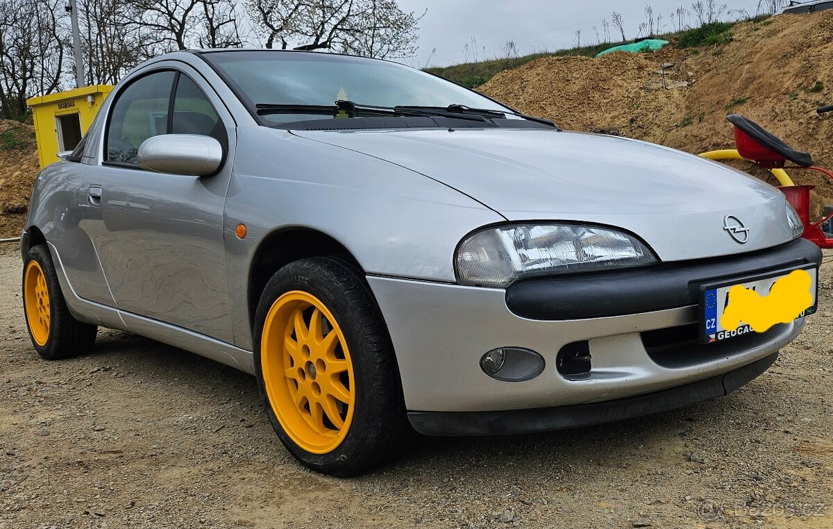 Opel tigra 1.4 16v r.v 2000