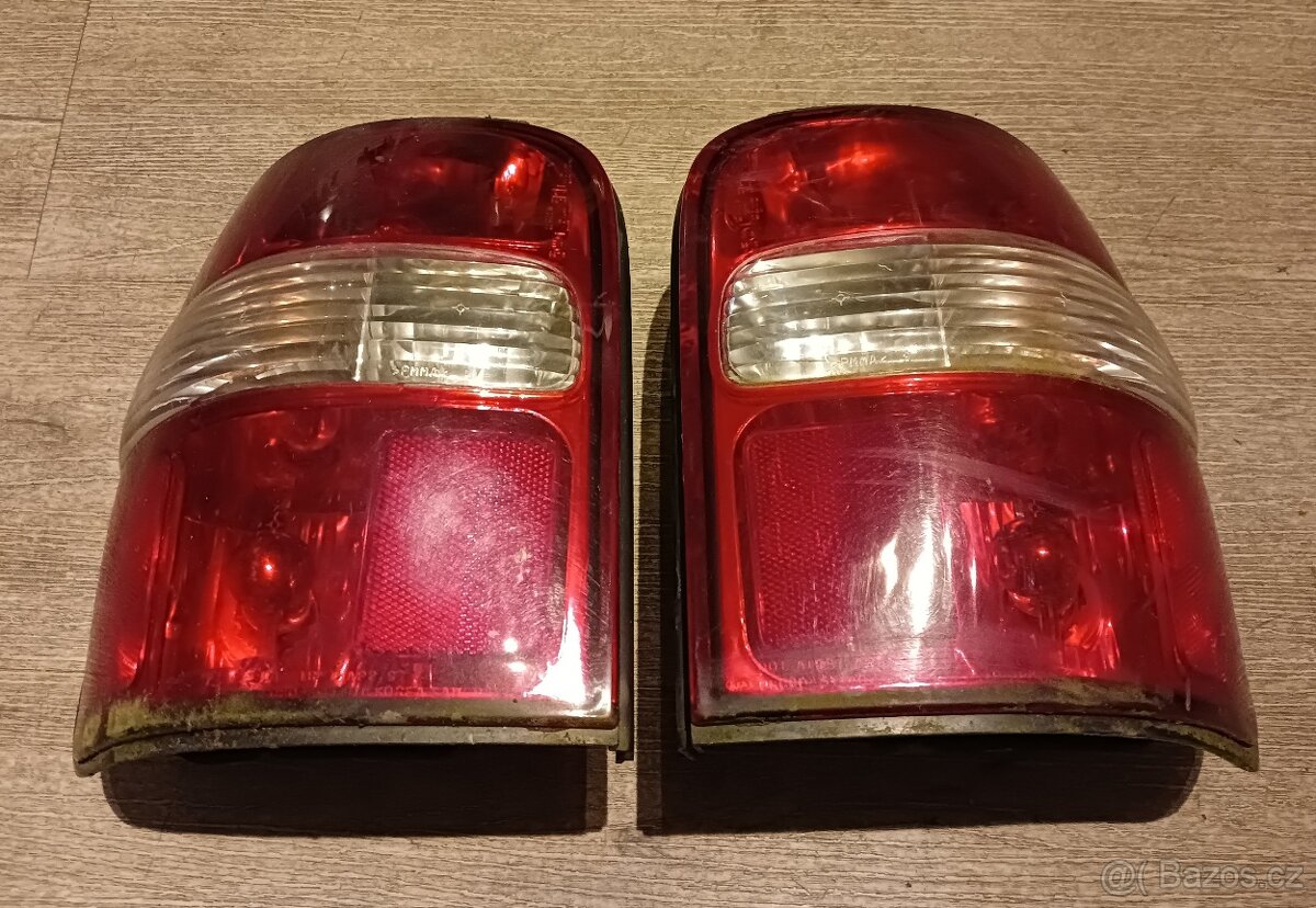 Zadní světla: Kia Sportage MK1
