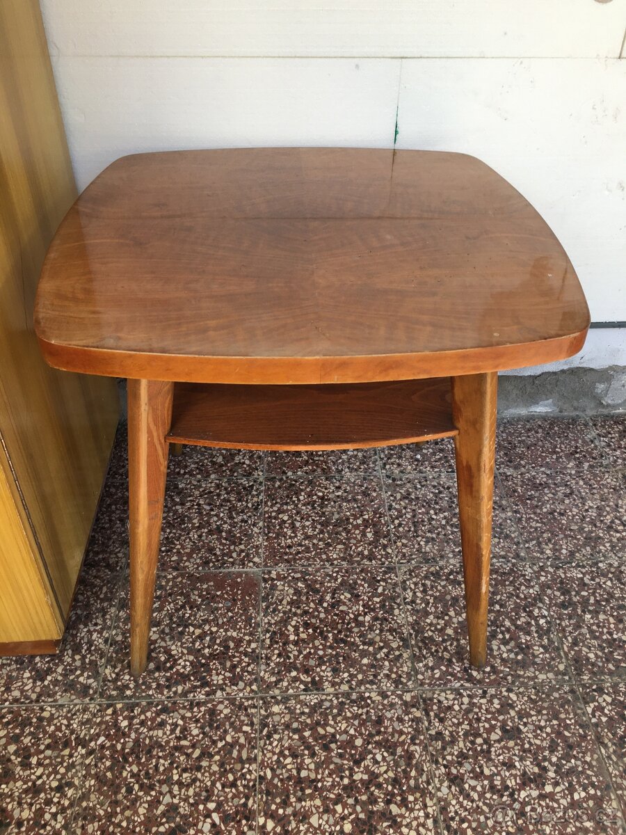 Retro stolek