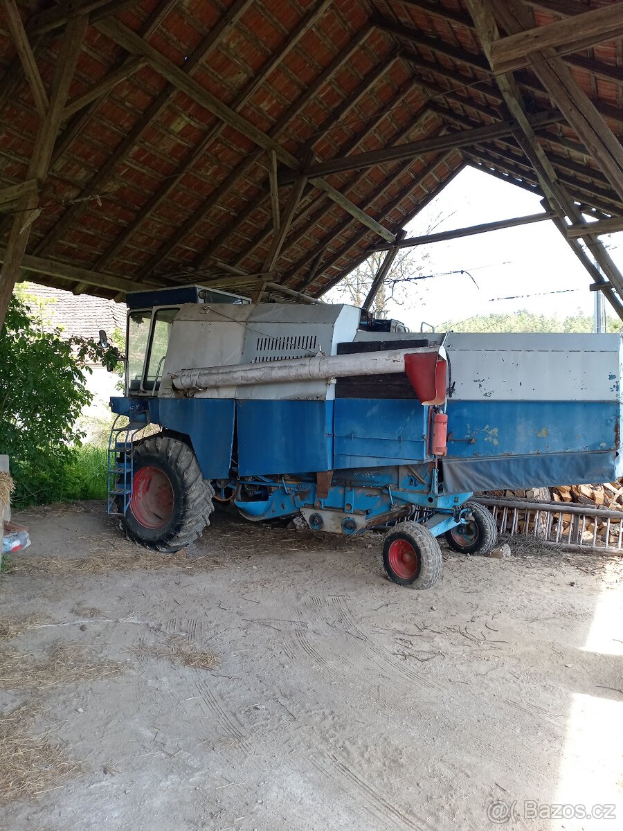 Kombajn E 512