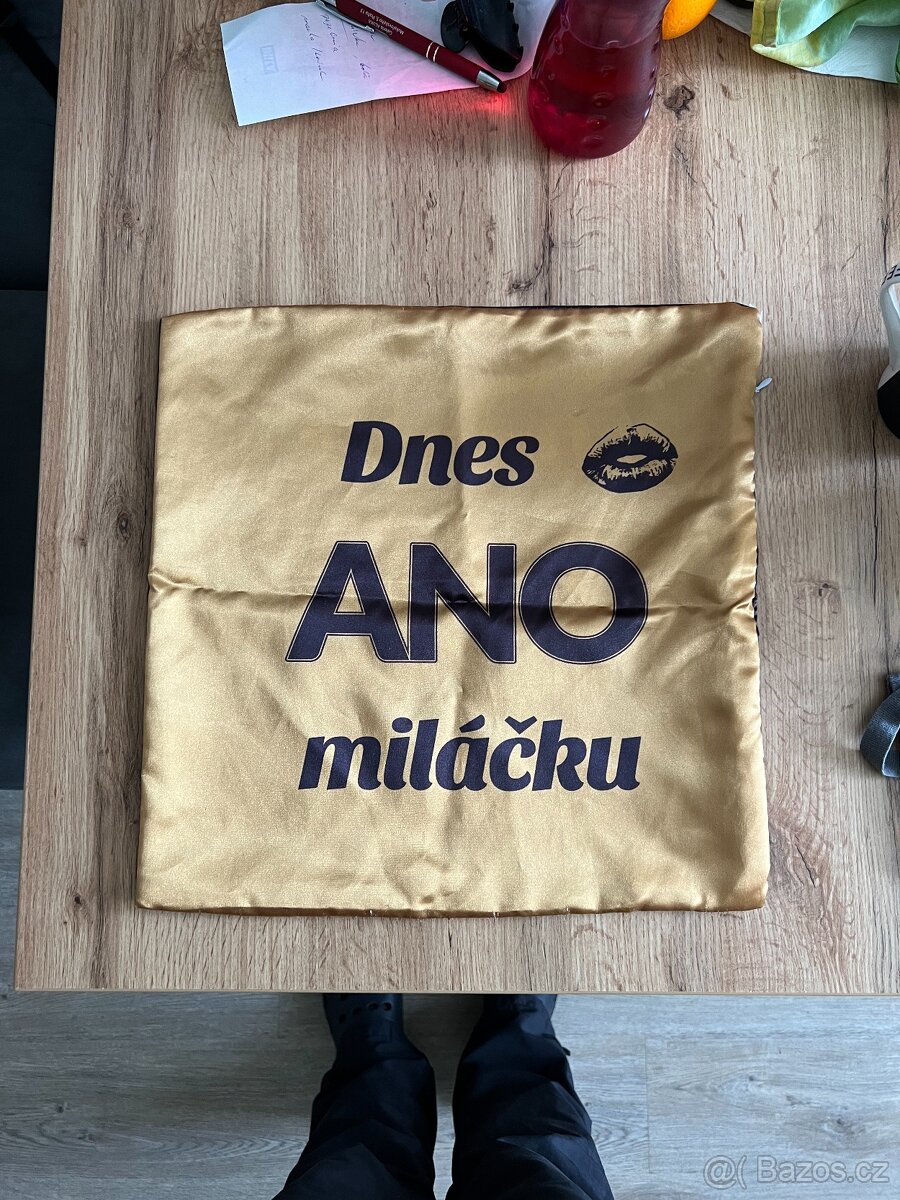 povlak na polštářek ANO / NE