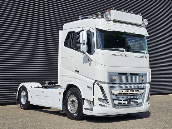 Volvo FH 16.750 - tahač návěsů + hydraulika