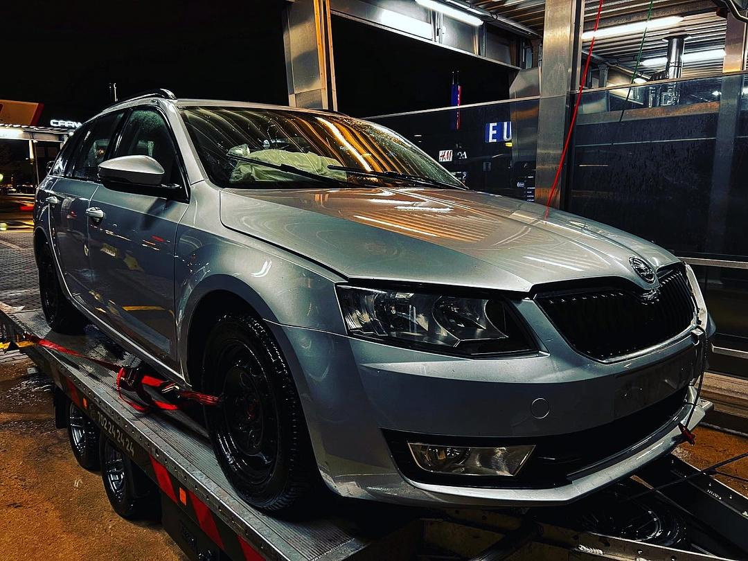 Náhradní díly Škoda Octavia 3 kombi 2013 CLHA MWW LA7W