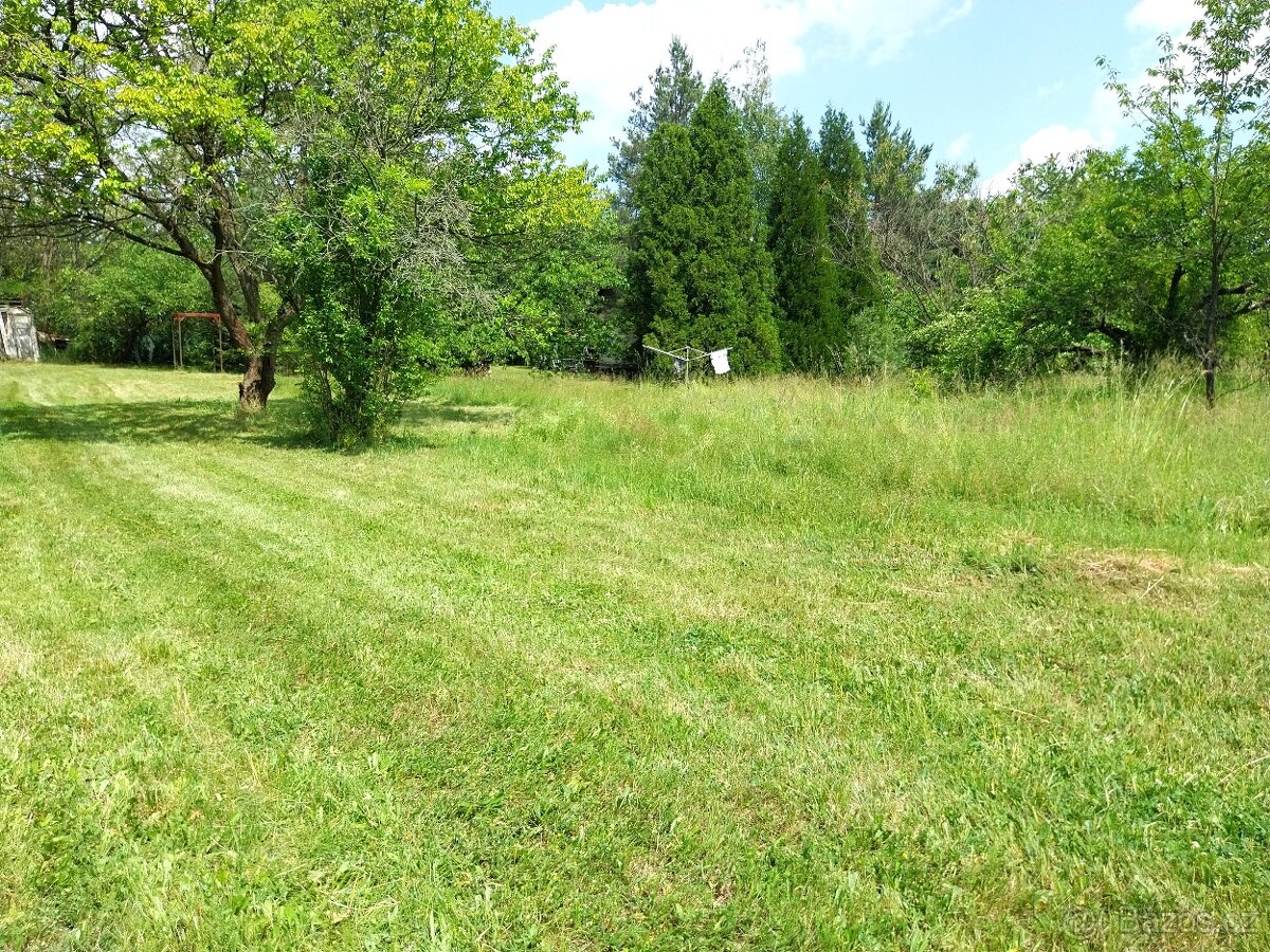 Prodej zahrady s chatou, 4.519 m², Dobříň