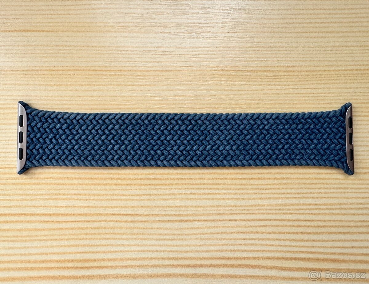 Pletený řemínek k Apple Watch