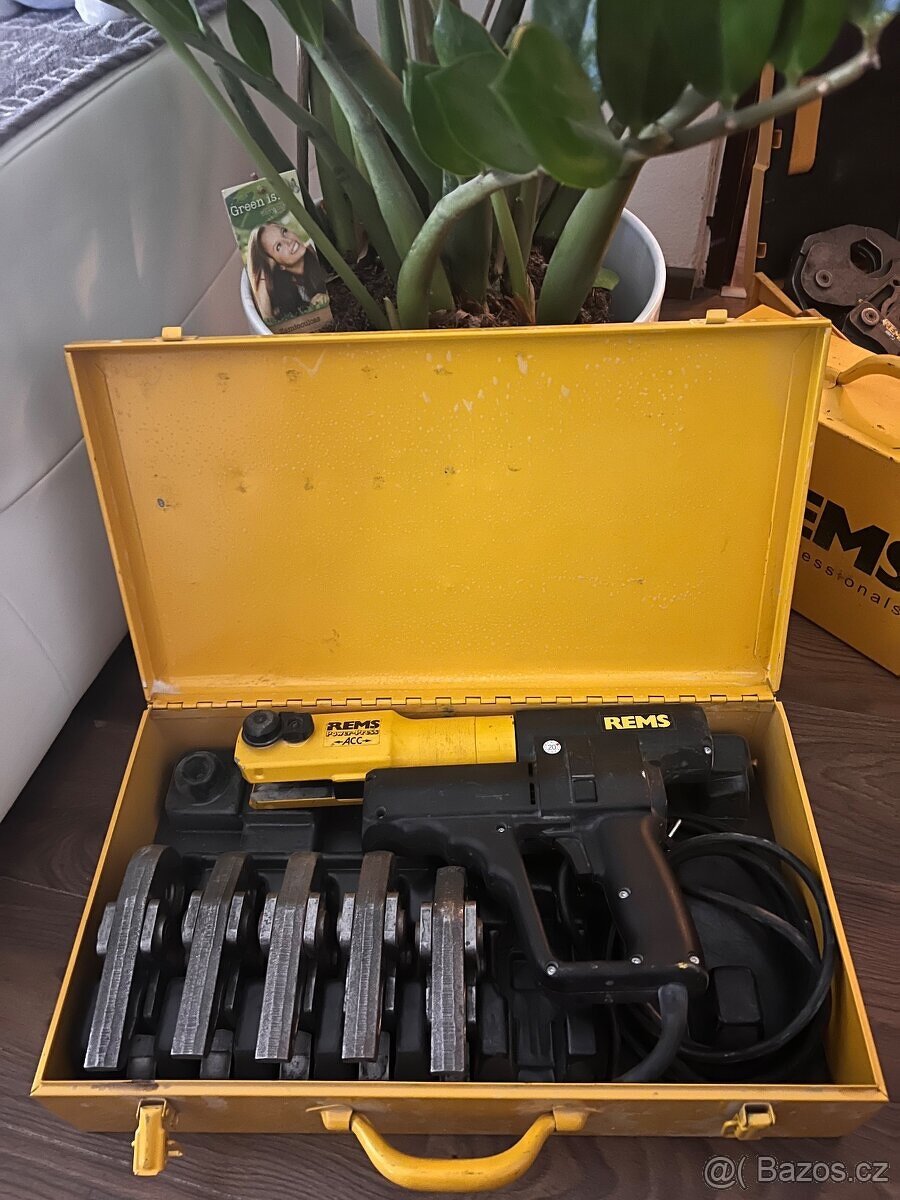 Rems ACC POWERPRESS s čelistmi V 15/35 zánovní