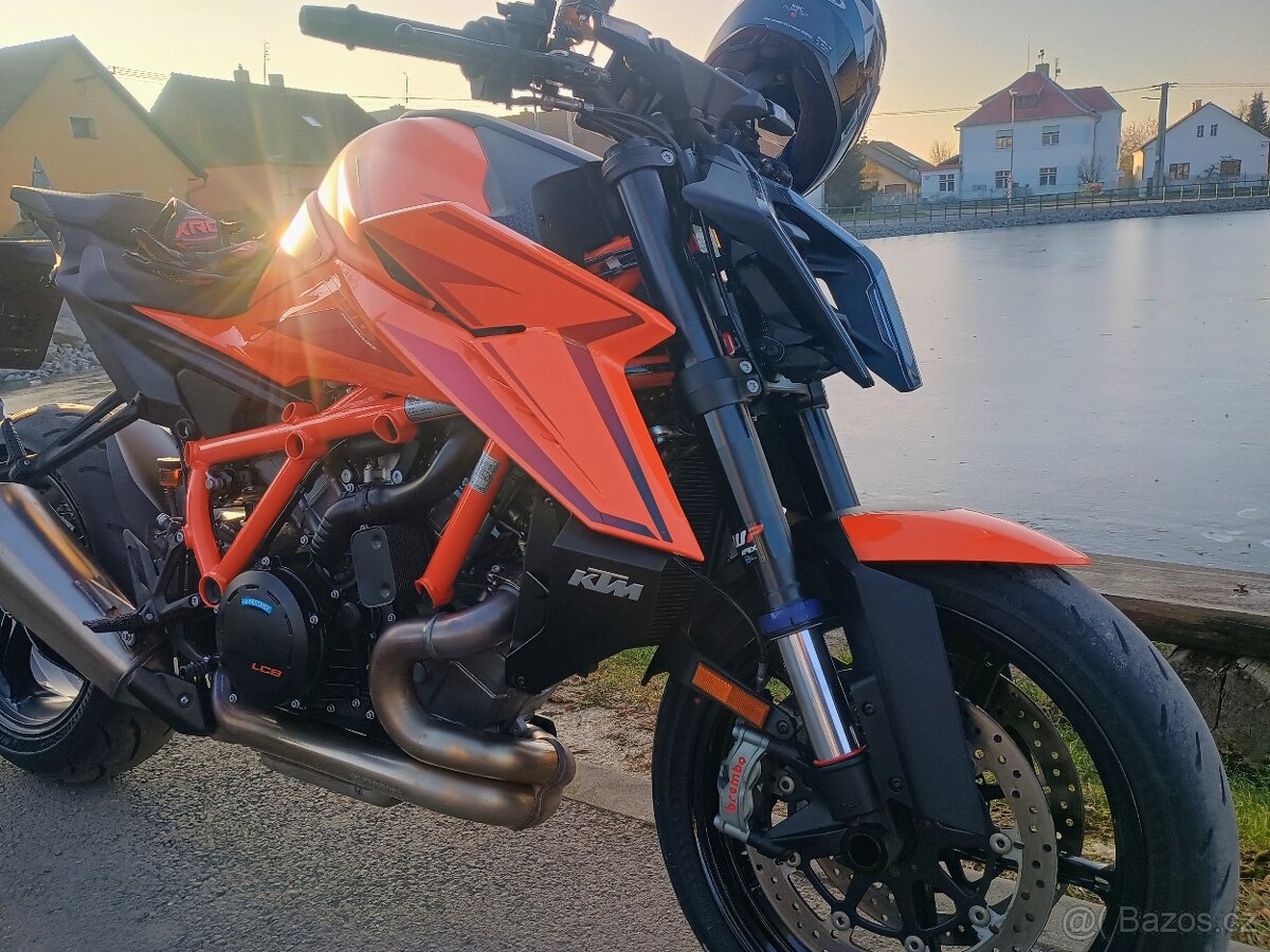 KTM 1390 Superduke EVO 2024 orange