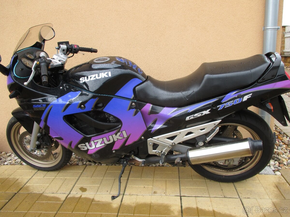 SUZUKI GSX 750 F
