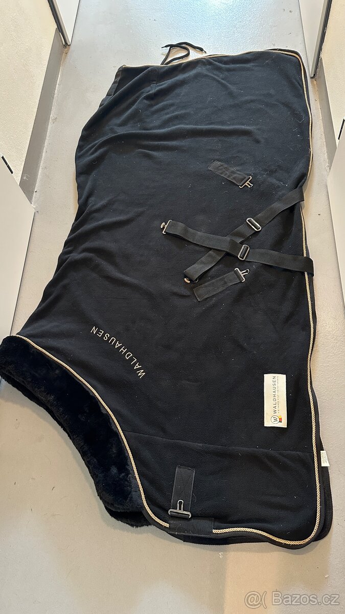 Odpocovací deka WALDHAUSEN 135cm