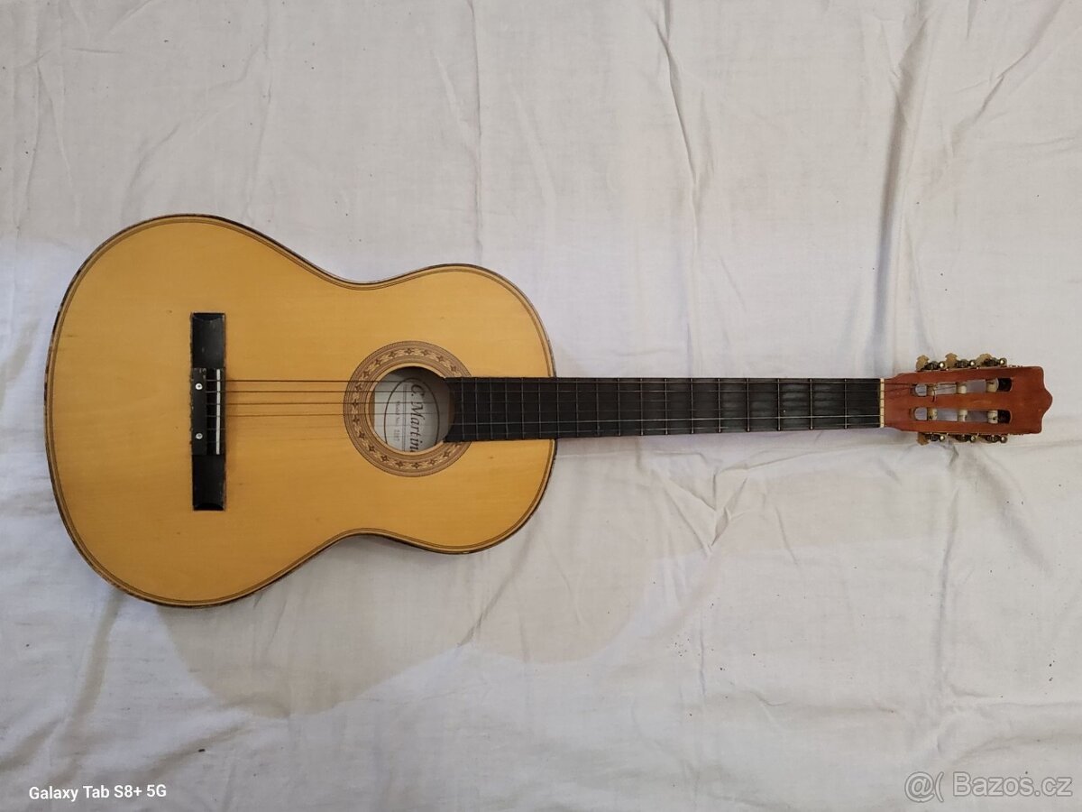 akustická kytara