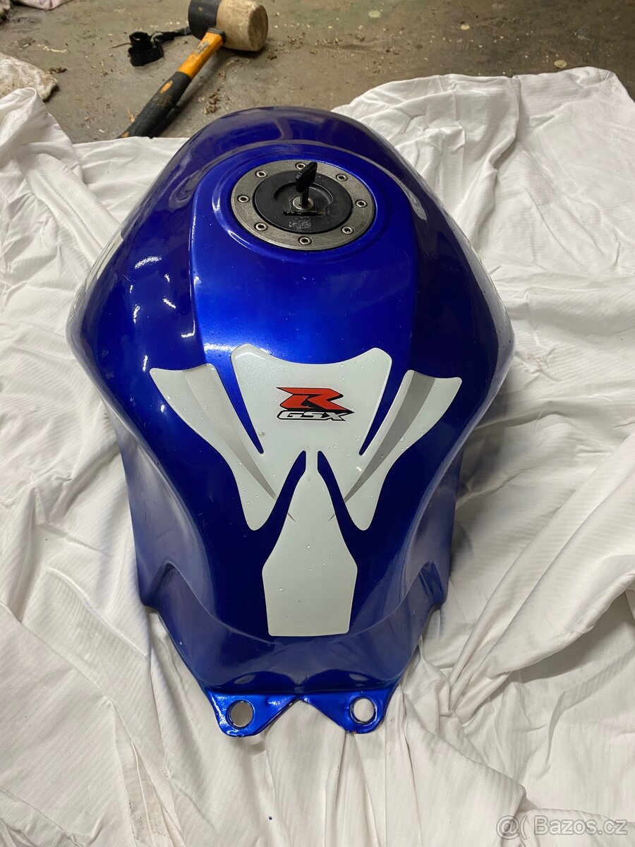 Nádrž ze suzuki gsxr